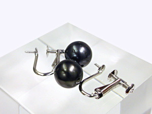選んだ珠とK18/WGイヤリング金具